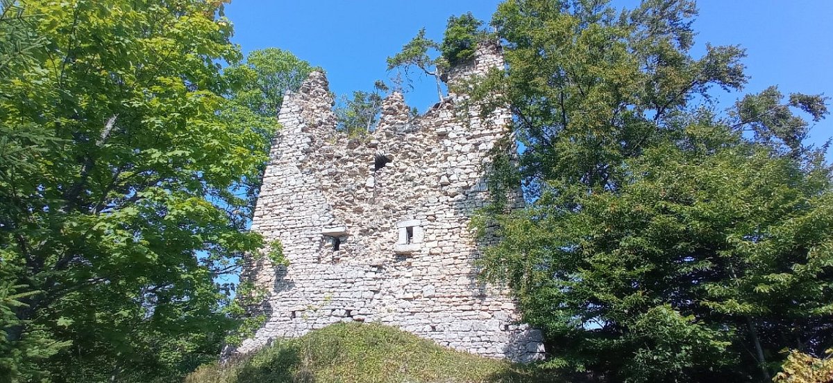 Kunžvart - zřícenina hradu (1037&nbsp;m)