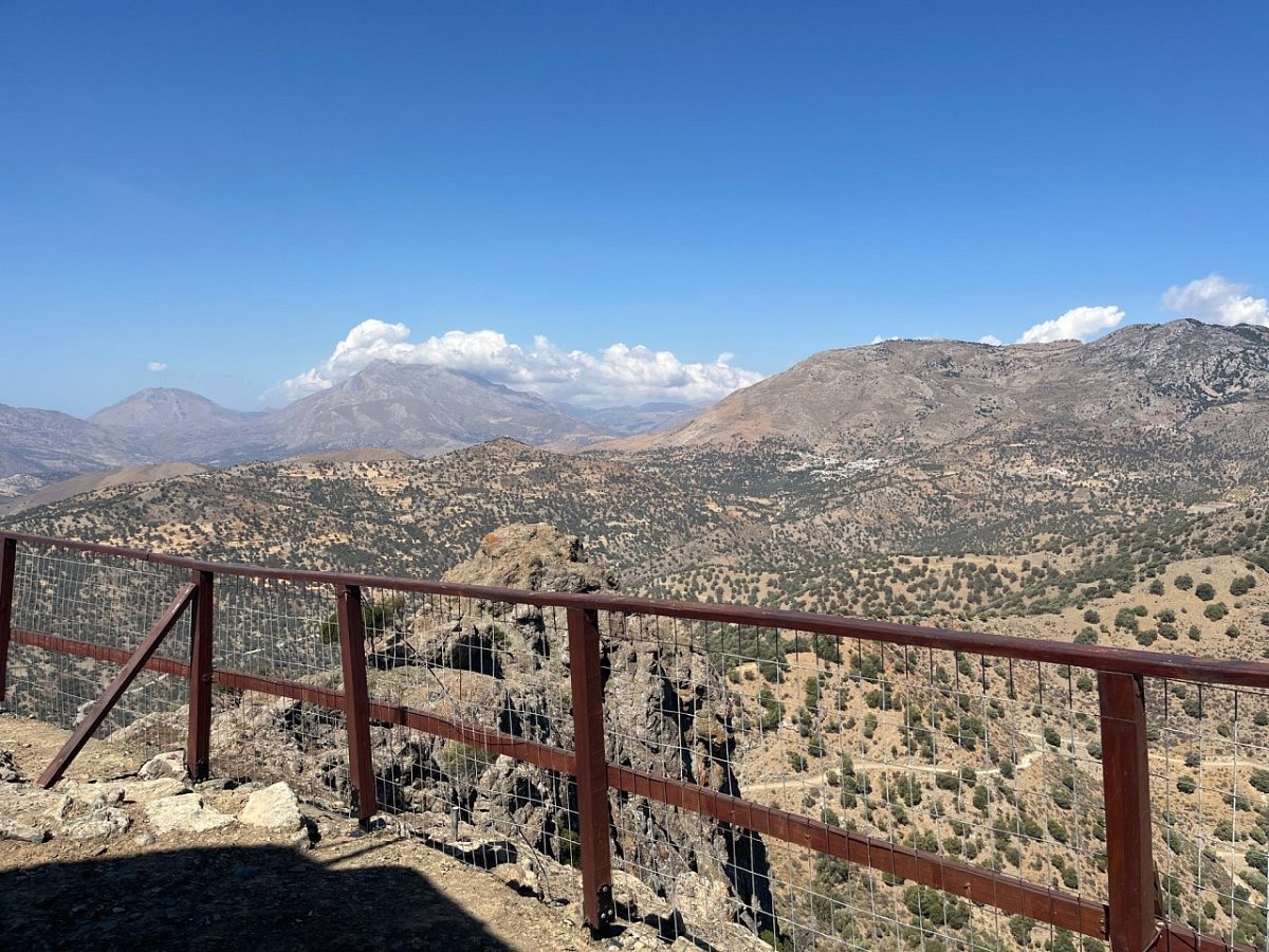 Κάρταλος (685&nbsp;m)